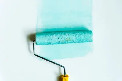 Peinture intérieure à la Roche-Maurice — murs, plafonds et boiseries